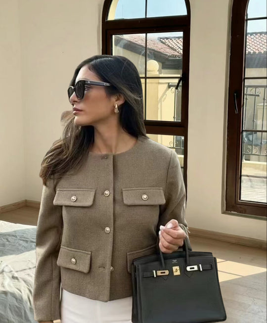 Damen kurzärmlige Utility-Jacke mit aufgesetzten Taschen und dekorativen Knöpfen EB