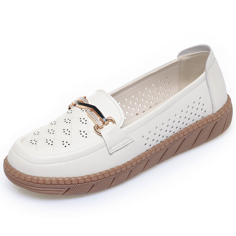 Damen Mokassins mit luftiger Perforation und modischem Schmuckdetail EB