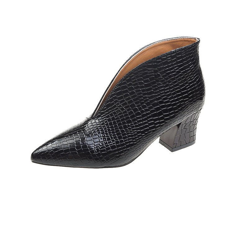 Damen elegante Stiefeletten mit spitz zulaufendem Design und glänzender Krokodilprägung EB