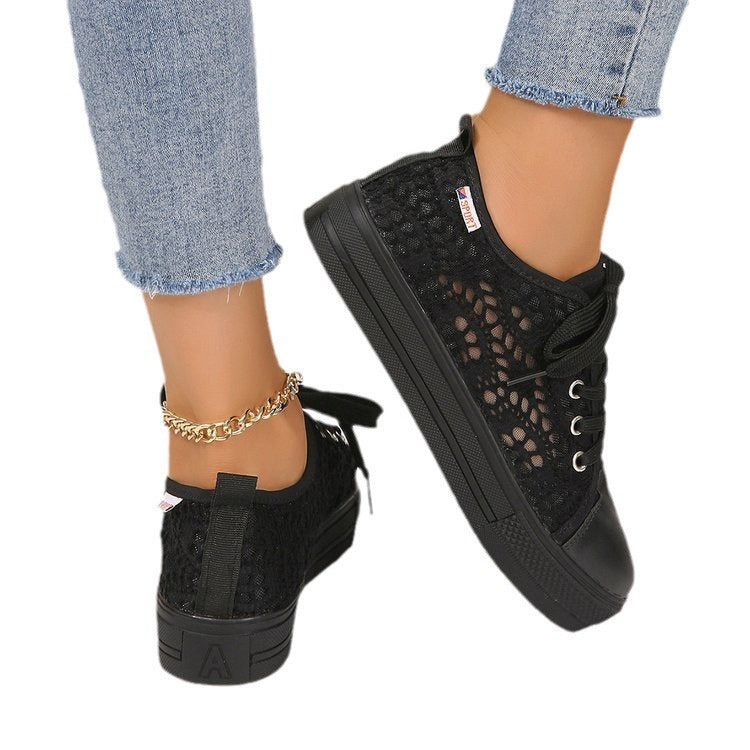 Damen Plateausneaker mit gehäkeltem Spitzeinsatz und gepolstertem Fußbett EB