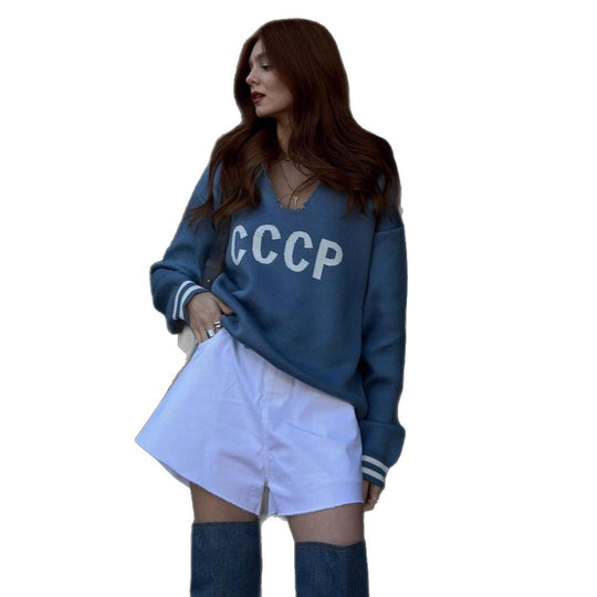 Damen oversize Strickpullover mit tiefem V-Ausschnitt und Kapuze Eichborn Berlin