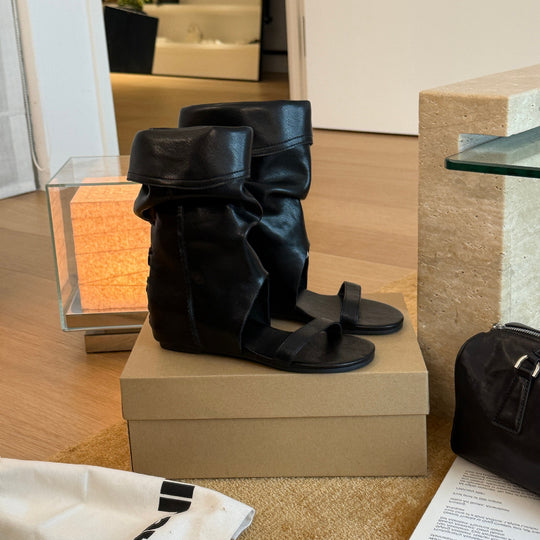 Damen Elegante Sandalen mit einzigartigem Falten-Design und modischem Verstellriemen EB
