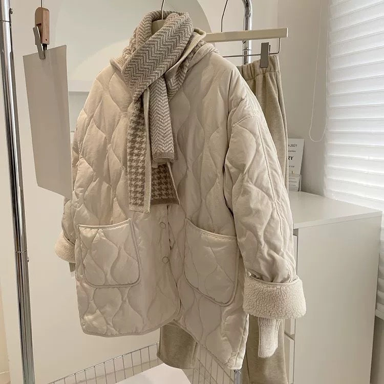 Damen Kuschelige gesteppte Jacke mit großen Taschen EB
