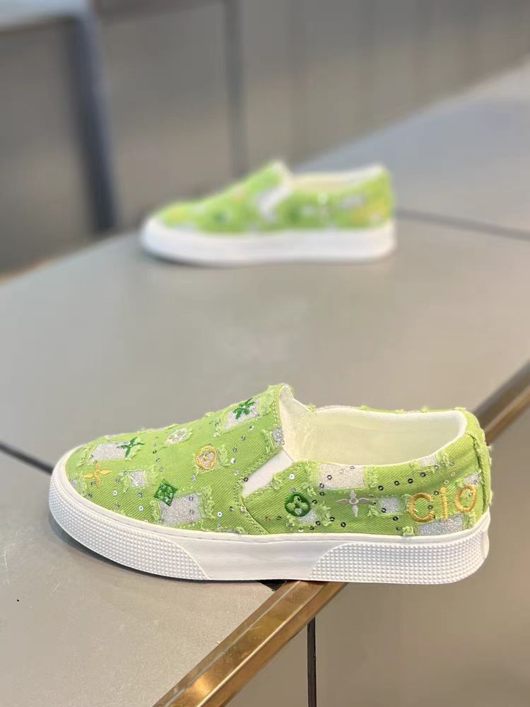 Damen Slip-On Sneakers mit buntem besticktem Design EB