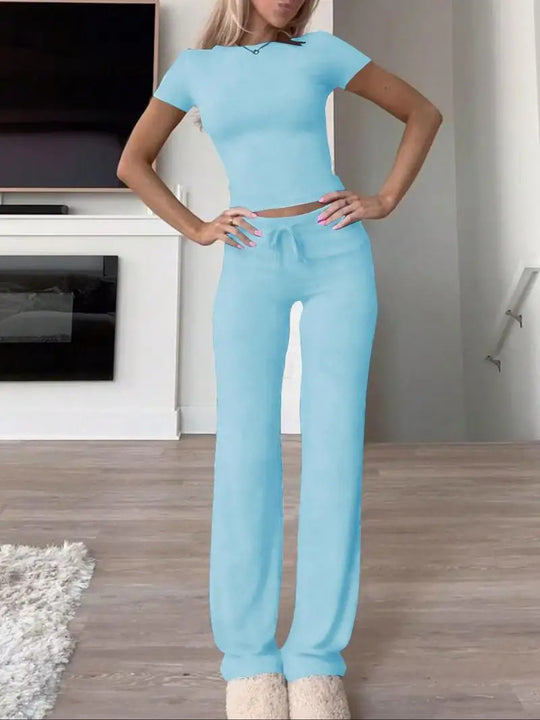 Damen lässiges Lounge-Set mit figurbetontem Oberteil und bequemer Hose EB