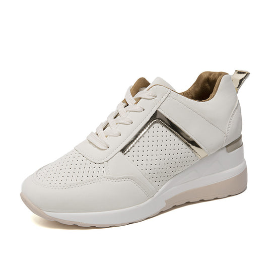 Damen  Keil‑Sneaker mit perforiertem Microfaser‑Upper, gepolsterter Fersenkappe und rutschfester Profilsohle EB