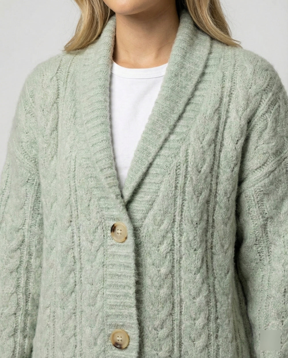 Damen gemütliche Langstrickjacke mit softem Flauschgarn, extrabreiter Silhouette und dekorativer Knopfleiste EB