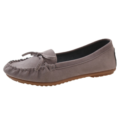 Damen Mokassins aus weichem Veloursleder mit dekorativem Band EB