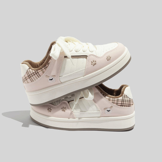 Damen Sportliche Sneakers mit verspieltem Tiermotiv und samtigen Akzenten EB