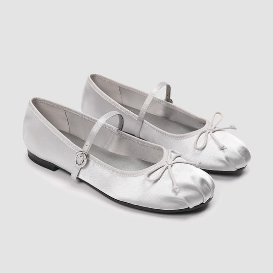 Damen Ballerinas mit verstellbarem Riemen und satinierter Oberfläche EB