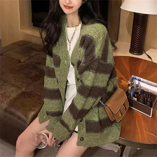Damen Grobstrickjacke mit modischem Streifenmuster und lässigem Schnitt EB