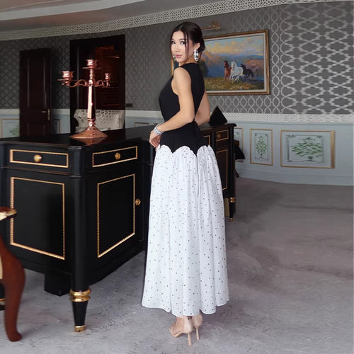 Damen elegantes Maxikleid mit gepunktetem Rockteil und tailliertem Oberteil EB