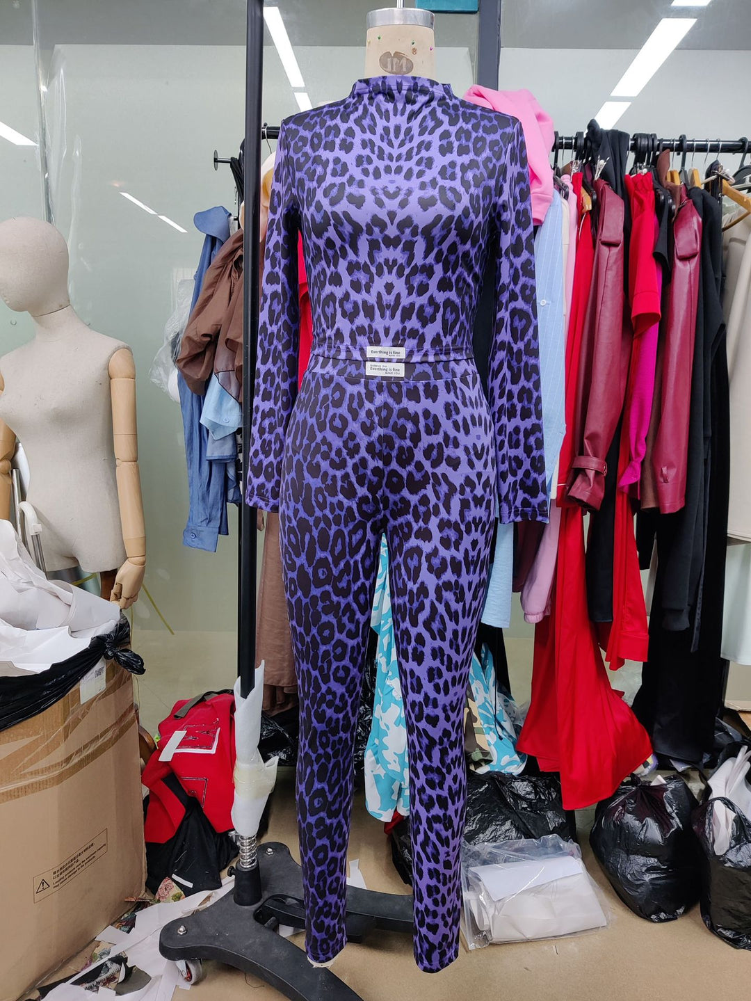 Damen Hochgeschlossener Jumpsuit mit Leopardenmuster EB