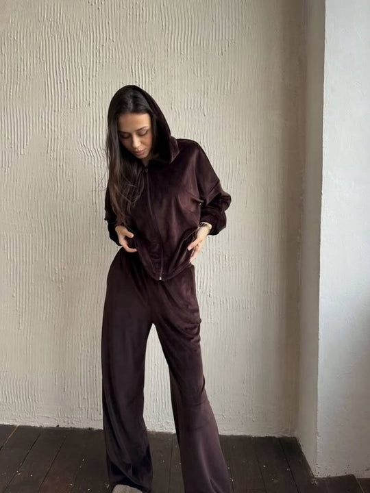 Damen luxuriöses Velours-Lounge-Set mit kurzem Reißverschluss-Hoodie und weitem High-Waist-Hose Eichborn Berlin
