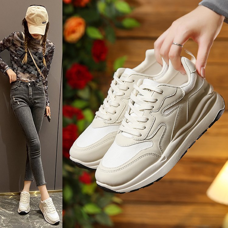 Damen Sportliche Sneaker mit atmungsaktiver Konstruktion und dämpfender Sohle EB