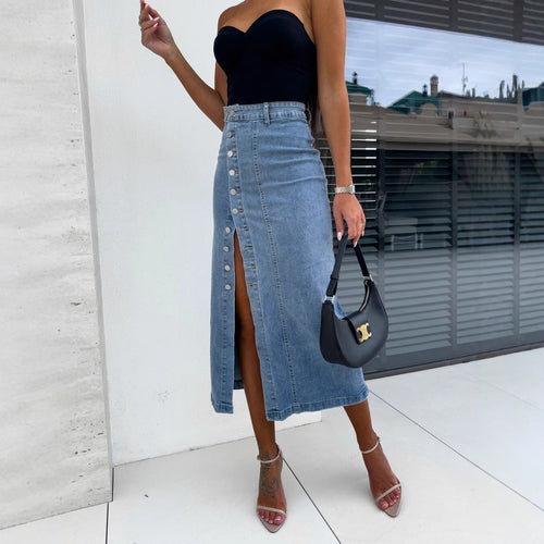 Damen Langer Jeansrock mit seitlichem Schlitz und modischen Knopfdetails EB