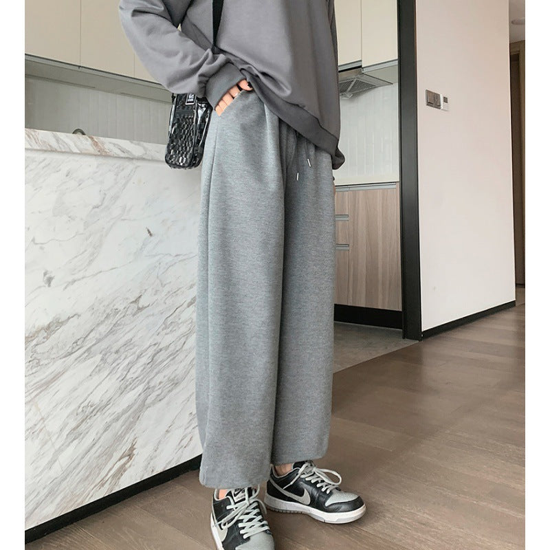 Damen nan relaxed-fit Sweatpants mit elastischem Kordelbund, seitlichen Eingriffstaschen und abgesteppten Saumnähten EB