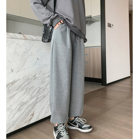 Damen nan relaxed-fit Sweatpants mit elastischem Kordelbund, seitlichen Eingriffstaschen und abgesteppten Saumnähten EB