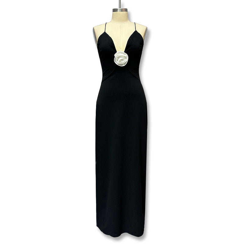 Damen Elegantes Maxikleid mit tiefer V-Ausschnitt und dekorativer Blüte EB