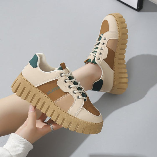 Damen Plateau-Sneaker mit strukturiertem Sohlenprofil und modischem Design EB