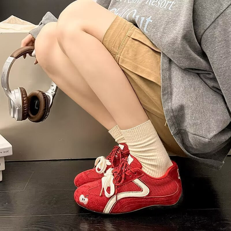 Damen Sportliche Sneakers mit verspieltem Apfelmotiv und atmungsaktiven Mesh-Elementen EB