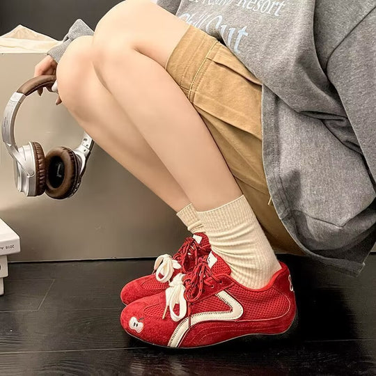 Damen Sportliche Sneakers mit verspieltem Apfelmotiv und atmungsaktiven Mesh-Elementen EB