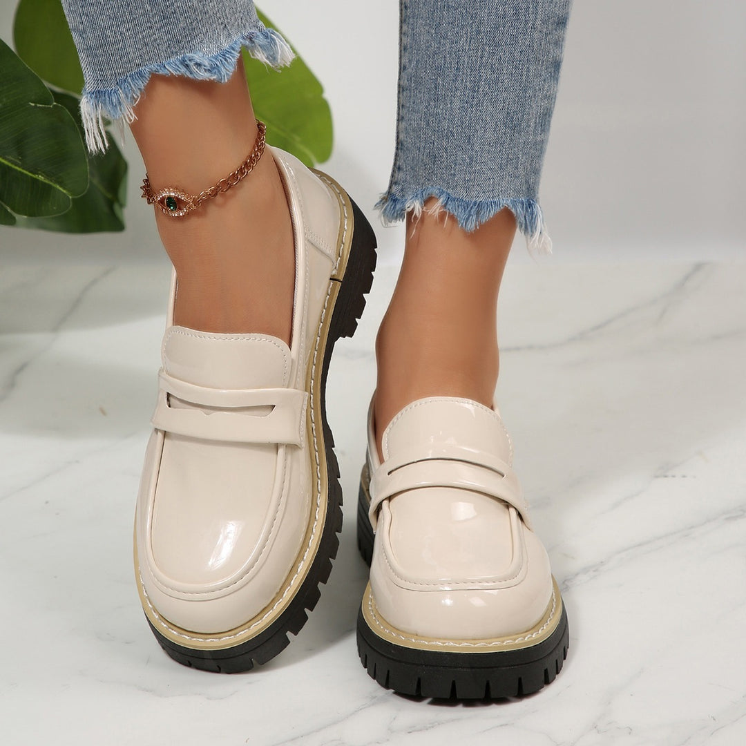 Damen Modische und komfortable Lackleder-Loafers mit robustem Profil EB