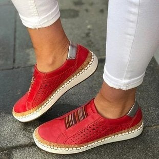 Damen Atmungsaktive Slip-On Sneakers mit modischem Lochdesign EB