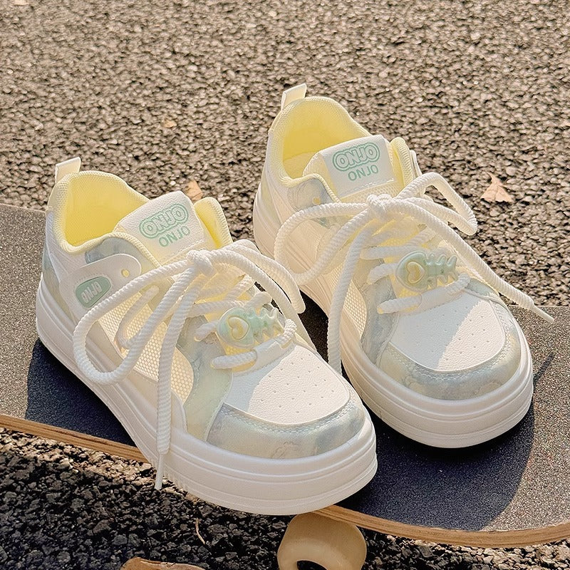 Damen Sportliche Plateau Sneakers mit atmungsaktiver Mesh-Oberfläche und modischen Details EB