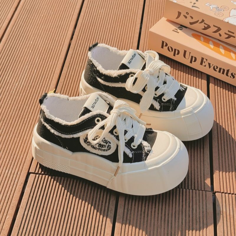 Damen Stilvolle Chunky Sneakers mit weißer Plattform und robustem Obermaterial EB