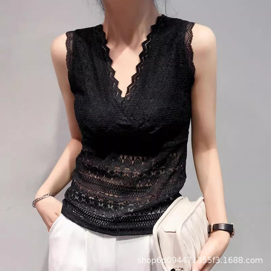 Damen Spitzen Tanktop mit V-Ausschnitt und romantischen Details EB