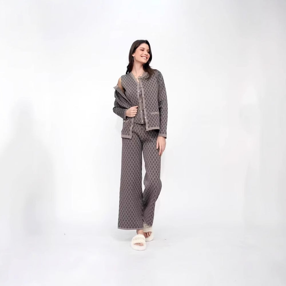 Damen Pyjama-Set mit modernem Karomuster und durchgehender Knopfleiste EB