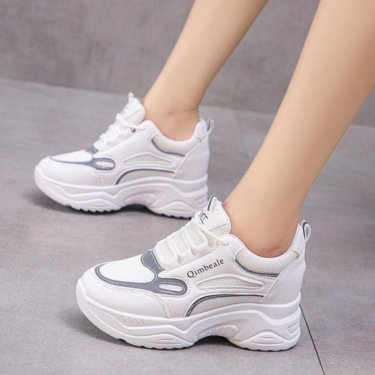 Damen Sportliche Sneakers mit dämpfender Laufsohle und atmungsaktiven Mesh-Einsätzen EB