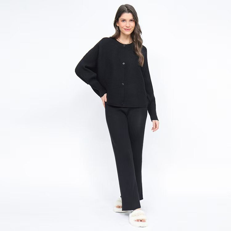 Damen hochwertiges Strick-Lounge-Set mit weiter Schnittführung und Knopfdetails EB