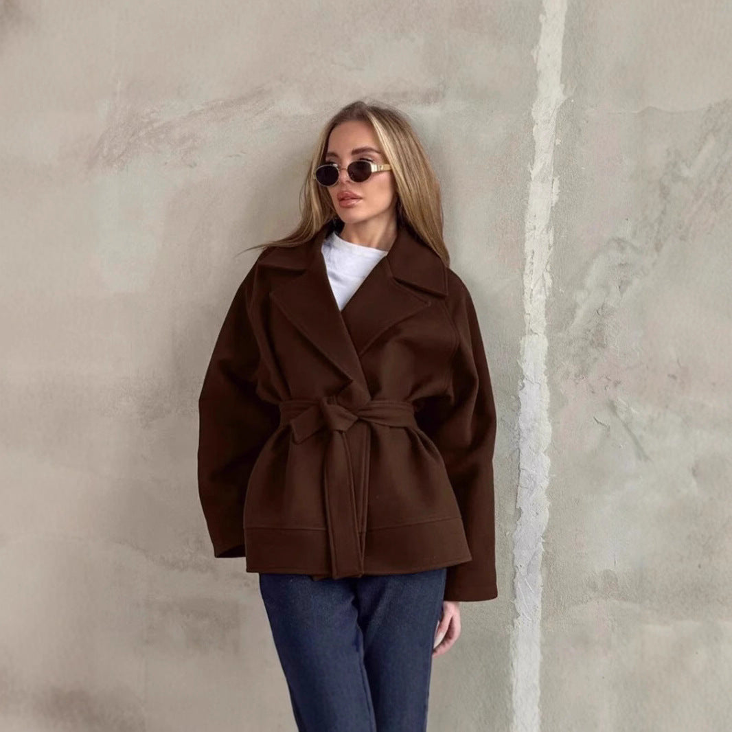 Damen Modische Wickeljacke aus hochwertigem Material mit taillierbarem Gürtel EB