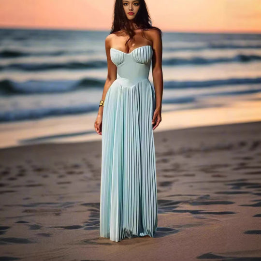 Damen Plisseekleid mit tiefem Herzausschnitt und fließendem Rock EB