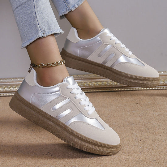 Damen Sportliche Sneakers mit satiniertem Obermaterial und Retro-Design EB
