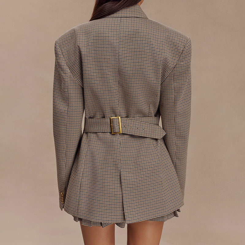 Damen Eleganter Hosenanzug mit strukturierter Passform und goldenen Knöpfen EB