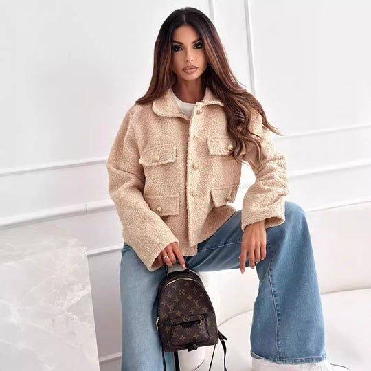 Damen kuschelige Teddyjacke mit modernem Schnitt und großen Taschen EB