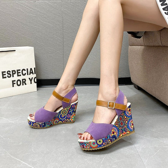 Damen Wedge-Sandalen mit floralem Design und komfortablem Fußbett EB