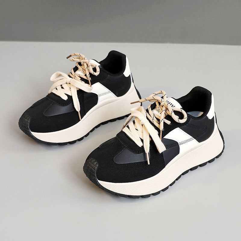 Damen Sportliche Plateau-Sneaker mit modischem Design und atmungsaktiver Oberflächenstruktur EB