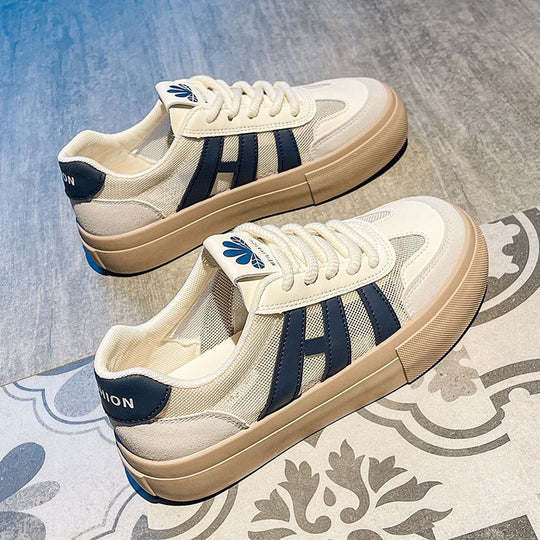 Damen Sportliche Sneakers mit atmungsaktiver Obermaterialkombination und dämpfender Laufsohle EB