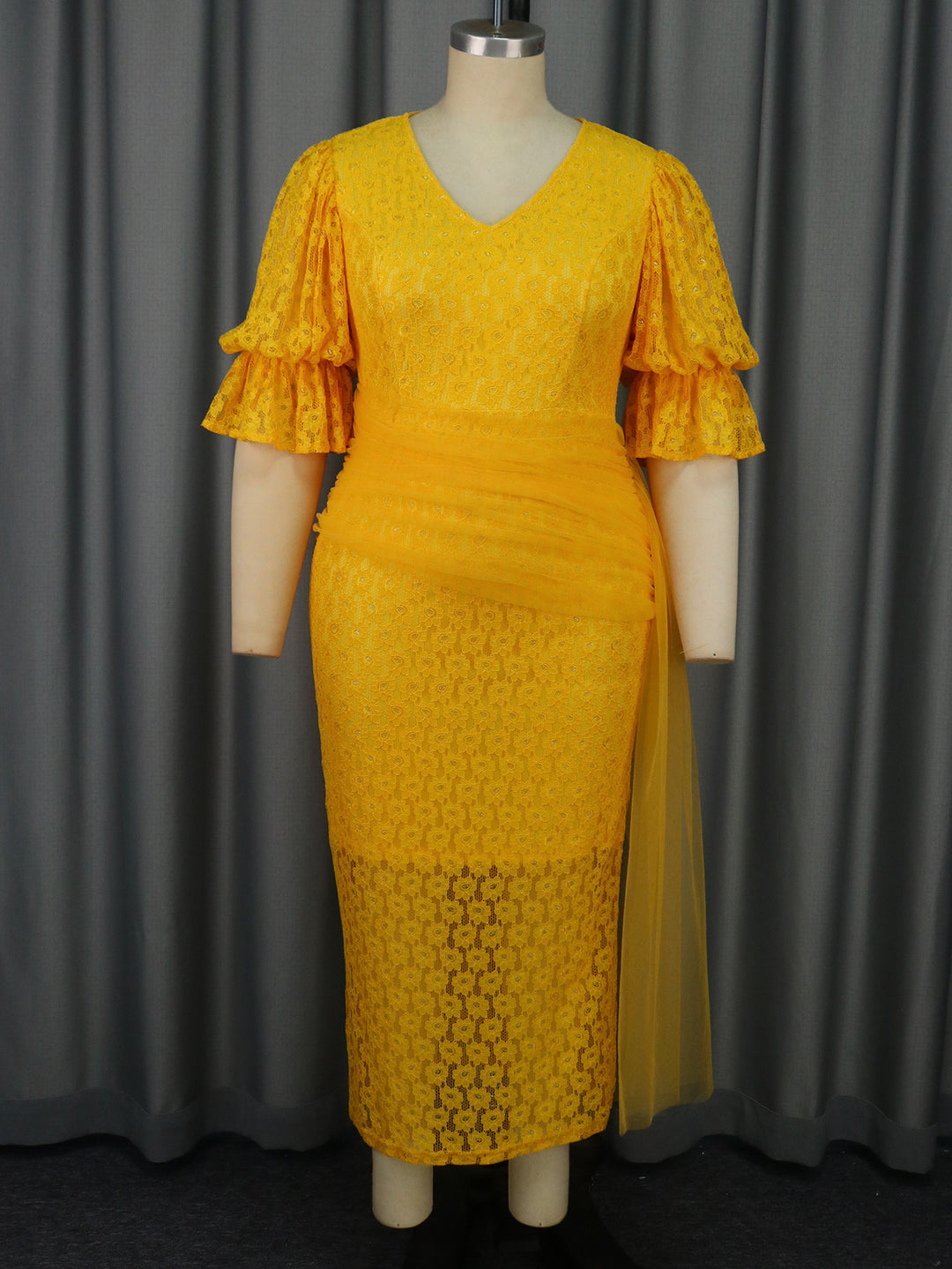 Damen elegantes Spitzenteil Kleid mit voluminösen Rüschensäumen EB