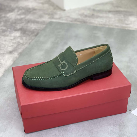 Damen Mokassins aus feinem Wildleder mit stilvollem Zierdetail EB
