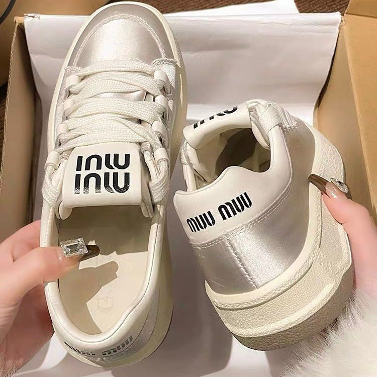 Damen Elegante Sneakers mit glattem Obermaterial und breiter Sohle EB