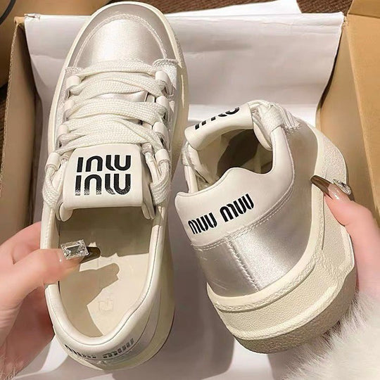 Damen Elegante Sneakers mit glattem Obermaterial und breiter Sohle EB