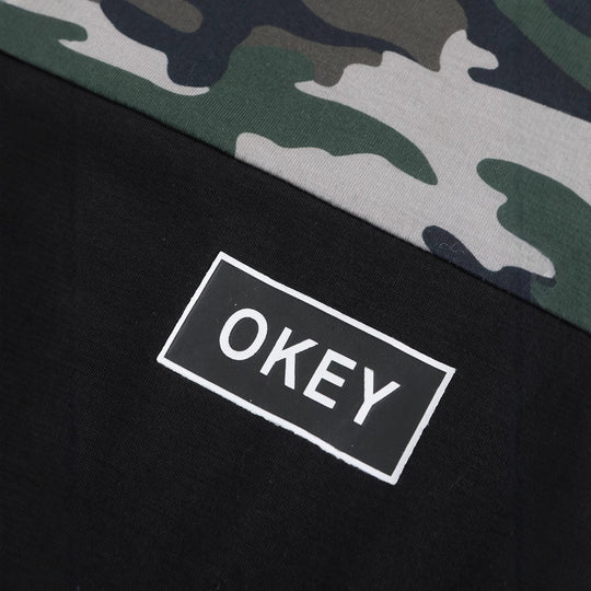Herren Camouflage Sportanzug mit modernem Design und praktischen Taschen R&B