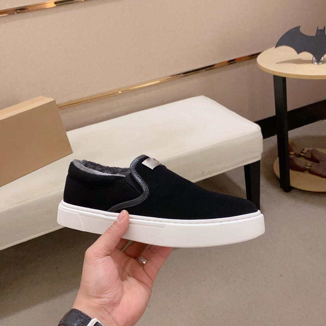 Damen Slip-On Sneakers mit bequemer Fütterung und modischem Detail EB