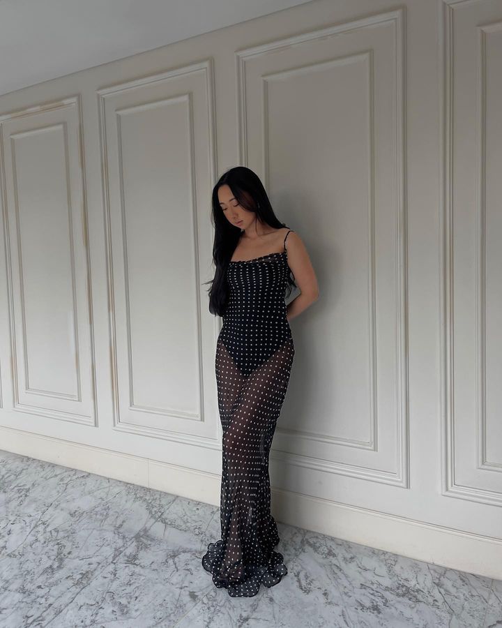 Damen transparenter Maxi-Kleid mit gepunktetem Design und verführerischen Rüschendetails EB