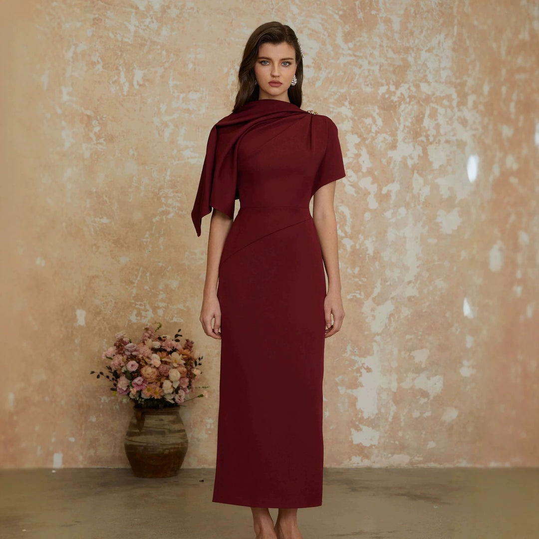 Damen Elegantes Abendkleid mit schulterfreiem Design und raffinierten Drapierungen EB